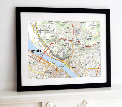 Framed Map - France 1:25,000 - postcode centred - Standard Style